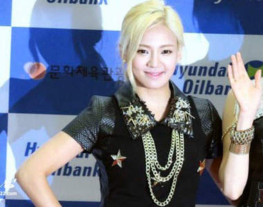 少時《孝淵懷孕》?難道度假時的豔遇?