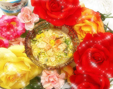 把泡麵變豪華的攝影法 為什麼泡麵不能好好的就是泡麵呢?(困)