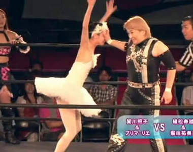 摔角場上的MR.2？《優雅天鵝拳法》看我的攻擊～