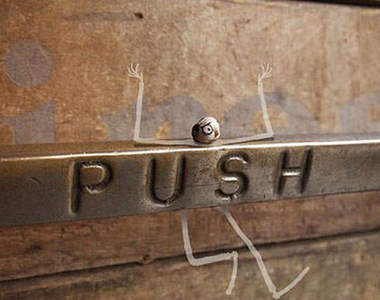 《鷹嘴豆小人》~怎麼看起來這麼哀怨？