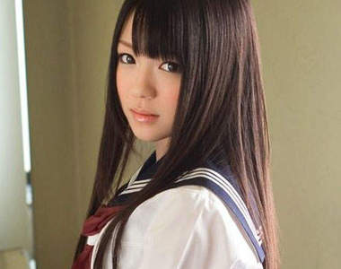 南梨央奈　一身妹系美眉形象的AV女優