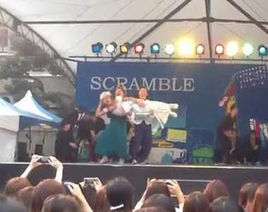 《超級變變變冰雪奇緣》那個人體階梯真的太神了XD