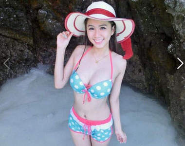 大馬草帽妹Christine Pang　超正美眉一看就知道胸多擠小