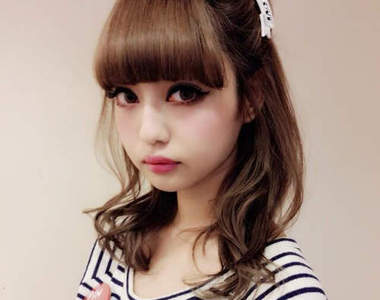 人形系美女《中村里砂》原來也是話題度高高的星二代