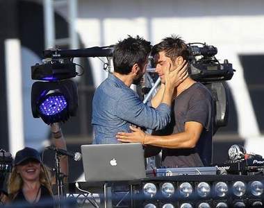 柴克艾弗隆曖昧片場照　腐女眼睛吃糖果的時間到了 ✪‿✪