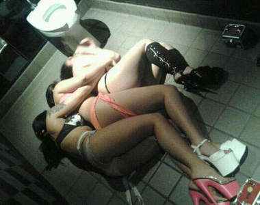 《脫衣舞俱樂部》後台照 女孩也可以玩很大