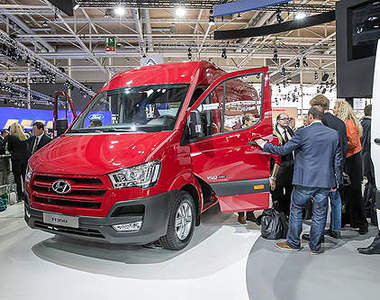 家族風上身《現代H350》商用也可以很有型