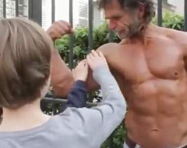 《法國猛男街友》健美不求人,不用去健身中心的超級猛男!