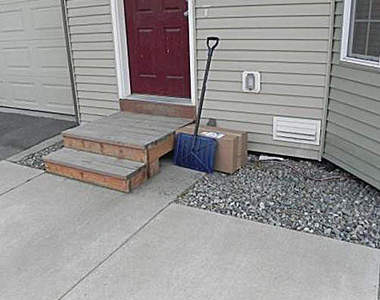 宅配《包裹隱身術》你真心以為這樣小偷就看不見了嗎ww