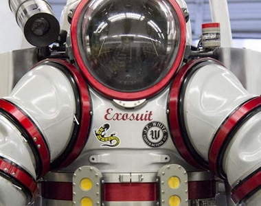 巨無霸Exosuit深海潛水裝  模樣會不會太霸氣