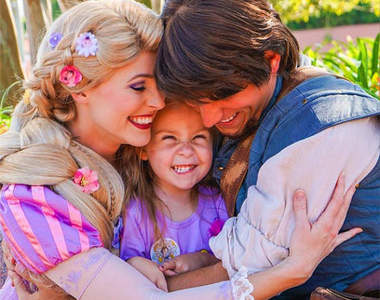 《迪士尼長大的小女孩》她是公主們心中的小公主