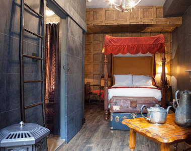 《霍格華茲宿舍旅館》還提供哈利波特景點導覽喔