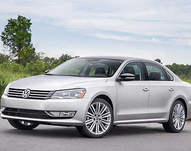 美規2014年式《VW Passat Sport》勁裝上身更動感