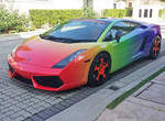 彩虹牛《Lamborghini Gallardo》是打翻調色盤嗎?(誤) 彩虹牛《Lamborghini Gallardo》是打翻調色盤嗎?(誤)
