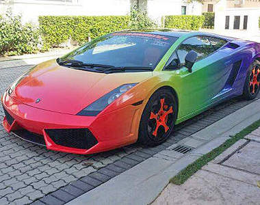 彩虹牛《Lamborghini Gallardo》是打翻調色盤嗎？(誤)