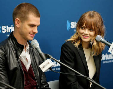 《蜘蛛人驚奇再起2》首映 艾瑪&安德魯說好一起換髮型♥