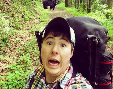 《跟熊熊自拍》沒人跟你們說牠是野生動物嗎（抖）