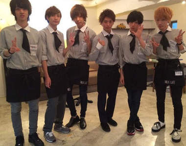 話題《型男咖啡廳》原來店員全部都是讀者模特兒♥