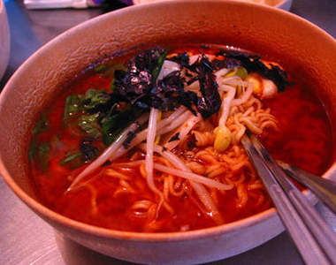 《韓國最辣泡麵》看到辣度就令人害怕...（抖）