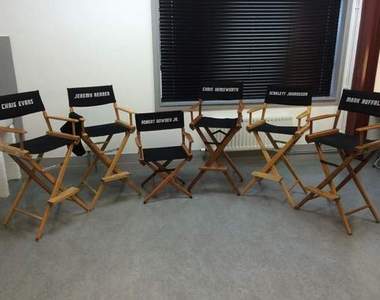 《復仇者聯盟2》片場 小勞勃道尼你放棄長高了嘛...