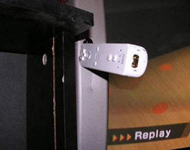 《7款遊戲毀你手把》有時候不小心也會毀了電視(砸)