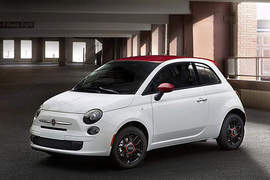 一次兩輛《Fiat 500特別版》邁阿密車展現身 一次兩輛《Fiat 500特別版》邁阿密車展現身