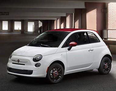 一次兩輛《Fiat 500特別版》邁阿密車展現身