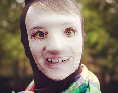 《超詭異面具》萬聖節還沒到不要出來嚇人啦～～～(*ﾟДﾟ*)