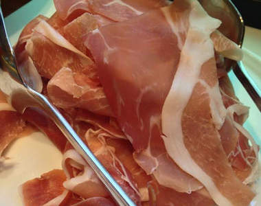 Twitter話題《生火腿吃到飽》竟然只要600日圓Σ(Дﾟ;/)/