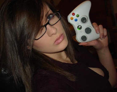 英國玩家有一半以上是女性　要認識陪你打電動的女友就趁現在（？）