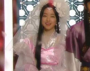 韓《古裝劇最不該出現打扮》第一種絕不可能在古代出現阿(ᇂдᇂ )