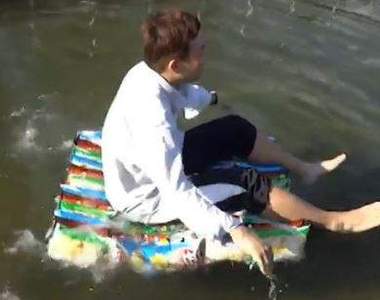 韓國學生自製《零食木筏》只為了抗議......