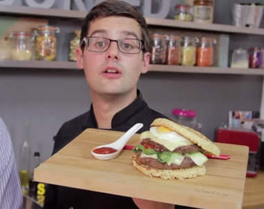 搞笑教學《泡麵漢堡》生菜還換成青江菜XD