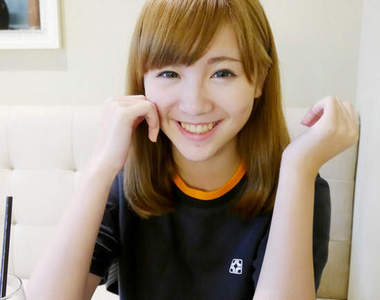 校園美少女《妍萱》笑容治癒你的心 ♡ 小香看正妹