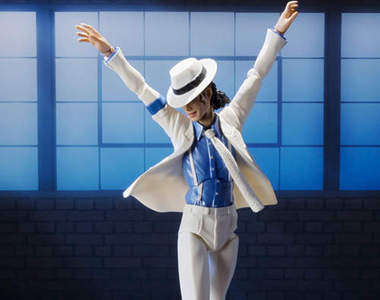 《麥可傑克森可動模型》夢幻45度前傾完美重現?