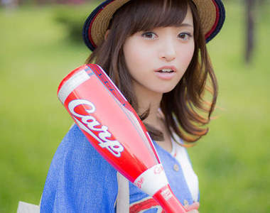 正妹球迷寫真集《CARP女子》雙馬尾正妹也一起加入應援