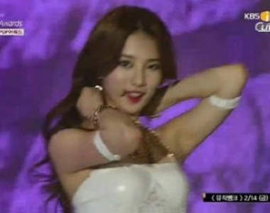 Miss A《秀智曝光事故》?一個不小心胸前就...(//▽//)