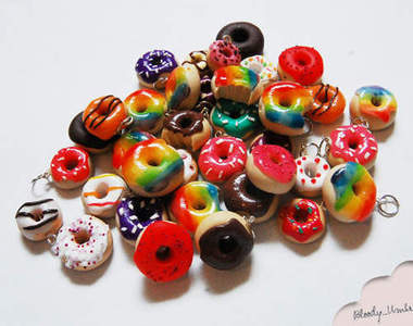 真假難分的《甜甜圈飾品》好想咬一口