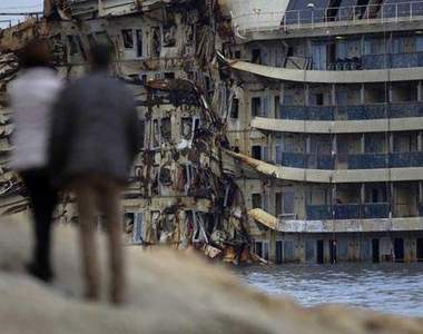 沈船《歌詩達協和號》內部模樣曝光 現在是廢墟船了