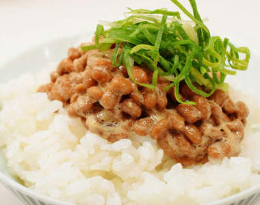 最美味的納豆吃法　攪完424下你還有吃的心情嗎(´艸 `*)