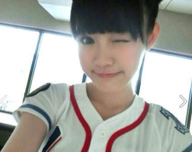 吳心緹、王思平、小嵐開球式　萌到都讓人忘記揮棒了啦>///<