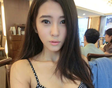 鐘鹿純　擁有魔鬼身材最兇的車展美女