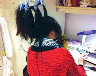 《衣架吊髮》學霸們的防瞌睡招數真的好有事...XD