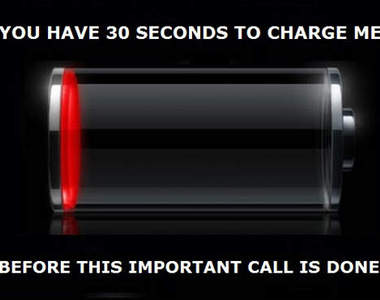 絕體絕命《信用卡造型充電器》 薄薄一片手機不怕沒電