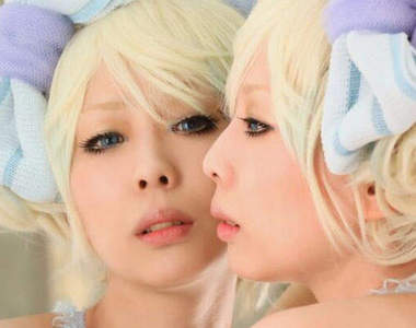 イヲナ　全身只穿百元商店的海綿也可以角色扮演！？