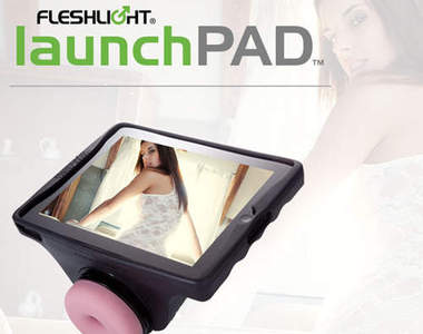「Fleshlight LaunchPAD」視訊洗莖機就算分隔兩地也能轉到爽