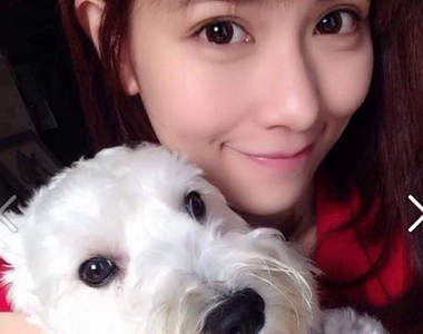 丁巧唯（丁丁）城市一族廣告正妹與她的可愛狗狗