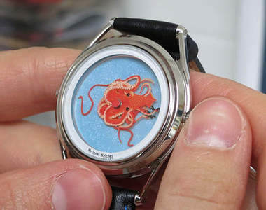 魷魚手錶　時間就看被觸腳抓走得那兩個人