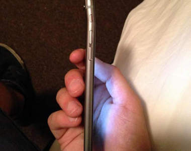 iPhone 6超容易折彎 網友們買來到現在的心路歷程