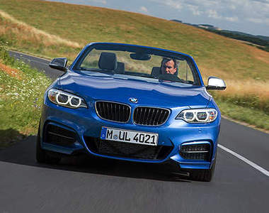 上空尤物《BMW 2系列敞篷車》性感身段火辣身手